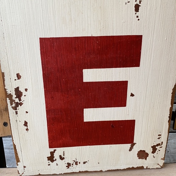 Pottery Barn Large Distressed and Rustic Wooden Peace Sign ☮️✌️🕊 - Picture 7 of 17